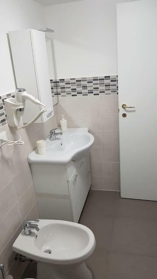 Solari7 Apartment Милано Екстериор снимка